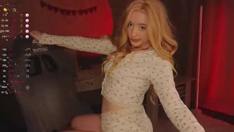 Hello im Sabrina  online show from 12/22/25, 05:21