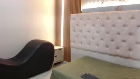 sabrinaroosa202cl online show from 10/25/25, 11:29