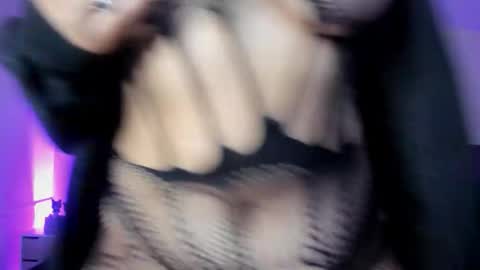 Sabrina  online show from 11/07/25, 11:32