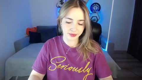 Snapshot of sabrinviolet chatting on 12/22/24, 09:11 Sabrina Violet online show from 12/22/24, 09:11