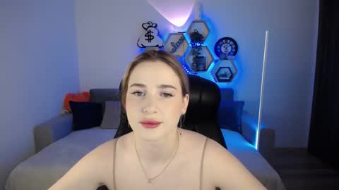 Snapshot of sabrinviolet chatting on 12/23/24, 09:05 Sabrina Violet online show from 12/23/24, 09:05