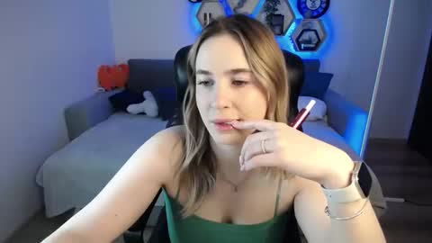 Snapshot of sabrinviolet chatting on 01/27/25, 09:13 Sabrina Violet online show from 01/27/25, 09:13