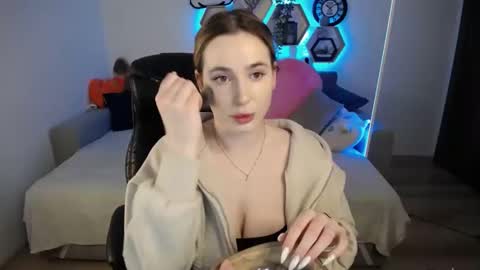 Snapshot of sabrinviolet chatting on 02/19/25, 09:06 Sabrina Violet online show from 02/19/25, 09:06