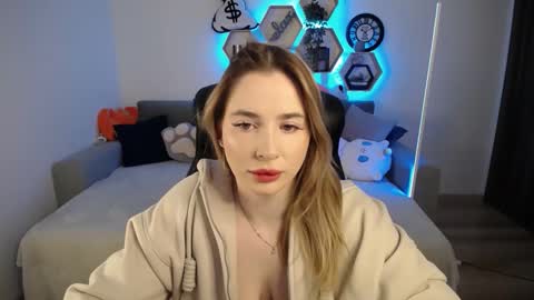 Snapshot of sabrinviolet chatting on 02/21/25, 09:13 Sabrina Violet online show from 02/21/25, 09:13