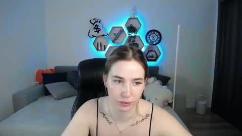 Snapshot of sabrinviolet chatting on 03/09/25, 09:13 Sabrina Violet online show from 03/09/25, 09:13