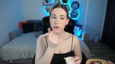 Snapshot of sabrinviolet chatting on 03/10/25, 09:10 Sabrina Violet online show from 03/10/25, 09:10