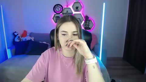 Snapshot of sabrinviolet chatting on 09/24/25, 08:06 Sabrina Violet online show from 09/24/25, 08:06