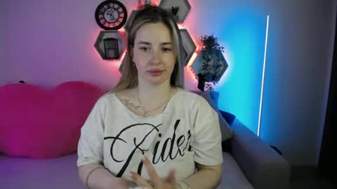 Sabrina Violet online show from 06/19/26, 09:24
