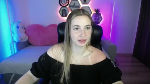 Sabrina Violet online show from 07/06/26, 08:22