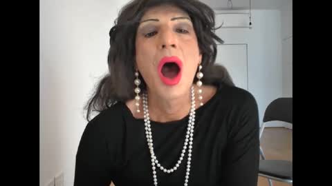 Snapshot of sabry_98 chatting on 10/08/25, 08:45 Sabrina online show from 10/08/25, 08:45