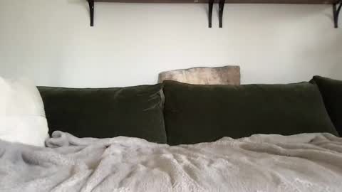 Beezy online show from 02/22/25, 05:57