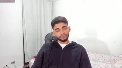 Snapshot of sack_rojas chatting on 02/28/25, 05:48 Sack online show from 02/28/25, 05:48