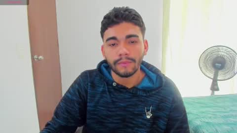 Snapshot of sack_rojas chatting on 09/19/25, 05:02 Sack online show from 09/19/25, 05:02