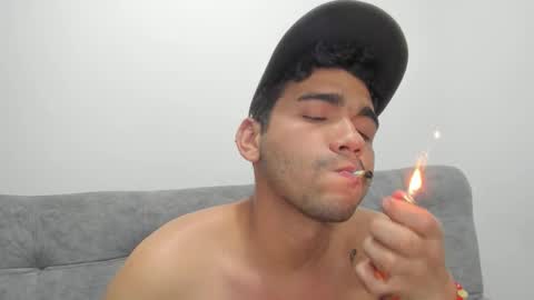 Snapshot of sack_rojas chatting on 11/15/25, 10:37 Sack online show from 11/15/25, 10:37