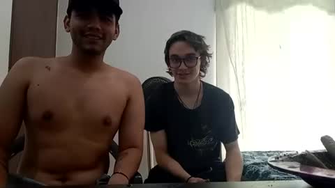 Snapshot of sack_rojas chatting on 11/16/25, 04:34 Sack online show from 11/16/25, 04:34