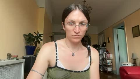 Snapshot of sadie_stars chatting on 06/17/26, 05:47 Sadie online show from 06/17/26, 05:47