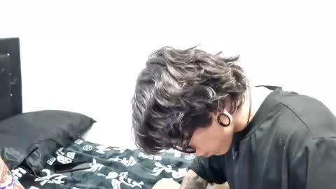 Snapshot of sadistic_cave chatting on 02/10/25, 01:57 sadistic cave online show from 02/10/25, 01:57