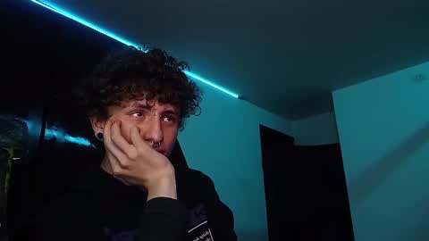 Snapshot of saemzam chatting on 02/07/25, 10:08 saemzam online show from 02/07/25, 10:08