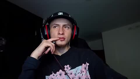 Snapshot of saemzam chatting on 02/13/25, 07:03 saemzam online show from 02/13/25, 07:03