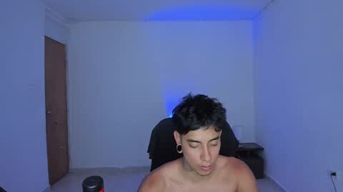 Snapshot of saenz_hotx chatting on 10/13/25, 09:37 saenz_hotx online show from 10/13/25, 09:37