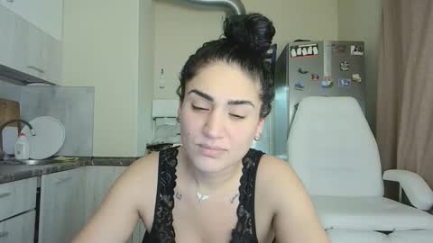 Queen online show from 12/03/25, 11:52