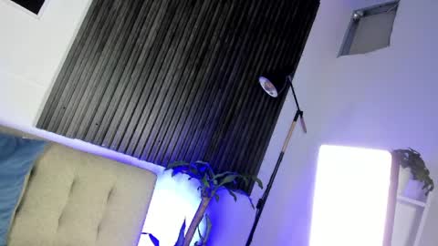 safiro_evans online show from 04/18/26, 02:21