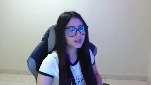 Snapshot of sahaliefox_ chatting on 10/22/25, 07:24 Sahaliefox online show from 10/22/25, 07:24