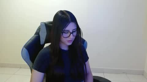 Snapshot of sahaliefox_ chatting on 10/23/25, 09:13 Sahaliefox online show from 10/23/25, 09:13