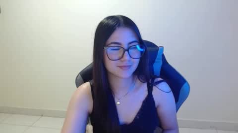 Snapshot of sahaliefox_ chatting on 11/03/25, 09:05 Sahaliefox online show from 11/03/25, 09:05