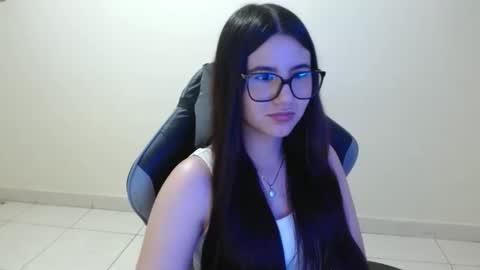 Snapshot of sahaliefox_ chatting on 11/19/25, 09:37 Sahaliefox online show from 11/19/25, 09:37