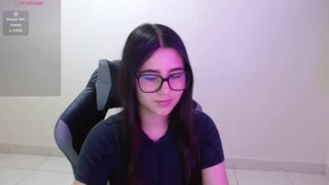 Snapshot of sahaliefox_ chatting on 11/22/25, 10:09 Sahaliefox online show from 11/22/25, 10:09