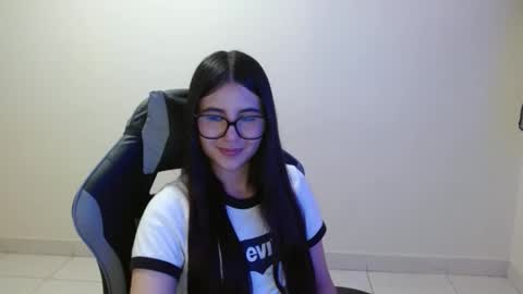 Snapshot of sahaliefox_ chatting on 11/25/25, 09:15 Sahaliefox online show from 11/25/25, 09:15