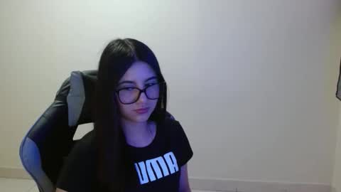 Snapshot of sahaliefox_ chatting on 11/26/25, 10:22 Sahaliefox online show from 11/26/25, 10:22