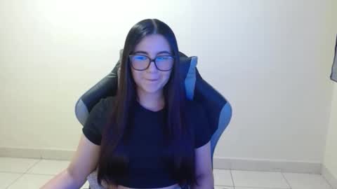 Snapshot of sahaliefox_ chatting on 12/01/25, 08:25 Sahaliefox online show from 12/01/25, 08:25