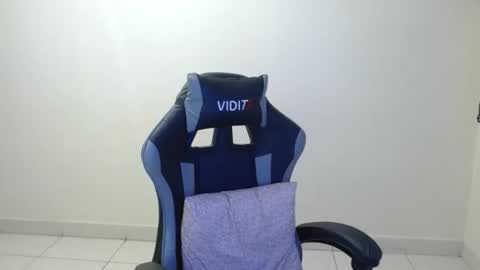 Snapshot of sahaliefox_ chatting on 12/02/25, 11:34 Sahaliefox online show from 12/02/25, 11:34