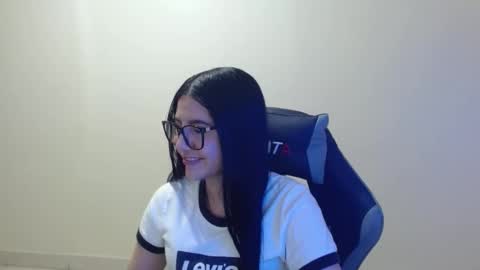 Snapshot of sahaliefox_ chatting on 12/16/25, 08:14 Sahaliefox online show from 12/16/25, 08:14