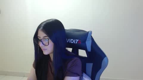 Snapshot of sahaliefox_ chatting on 12/17/25, 08:26 Sahaliefox online show from 12/17/25, 08:26