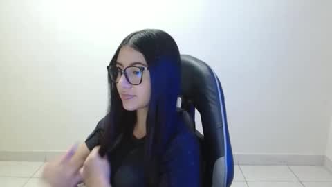 Sahaliefox  online show from 04/16/26, 09:39