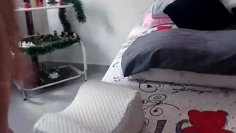 Snapshot of sahana_ashika chatting on 12/17/24, 05:36 Sahana Ashika online show from 12/17/24, 05:36