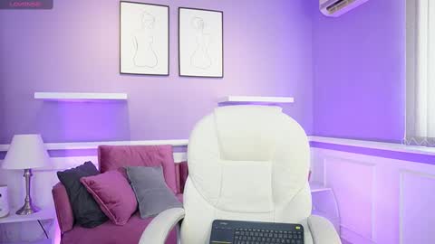 Snapshot of saharakramer chatting on 03/08/25, 06:16 saharakramer online show from 03/08/25, 06:16