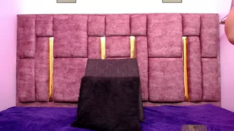 sara online show from 12/16/25, 03:11