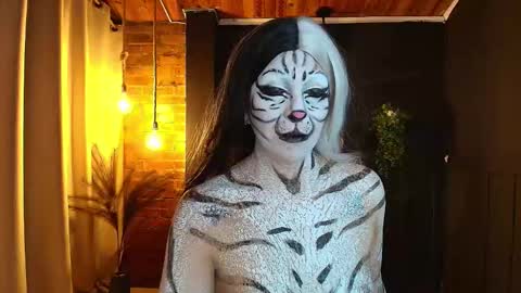 SARA online show from 10/31/25, 05:19