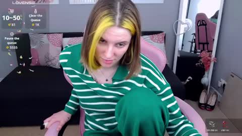 Adel online show from 04/18/26, 12:20