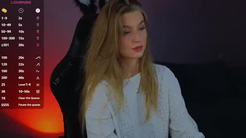 Sofia online show from 11/22/25, 10:42