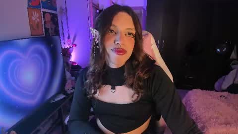 Snapshot of sailorbunnystar chatting on 07/11/26, 01:08 Rose online show from 07/11/26, 01:08