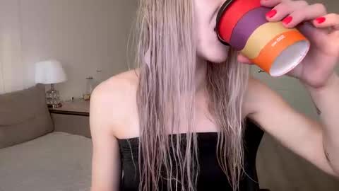 Sofia online show from 02/28/25, 01:58