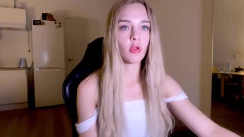 Sofia online show from 10/11/25, 08:51