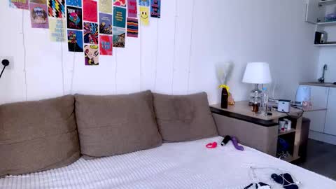 Sofia online show from 10/18/25, 12:28