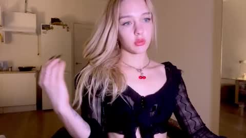 Sofia online show from 12/14/25, 11:09