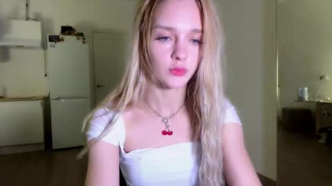 Sofia online show from 12/22/25, 10:07